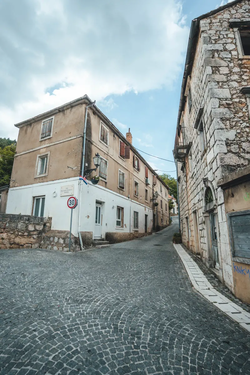 Vrlika