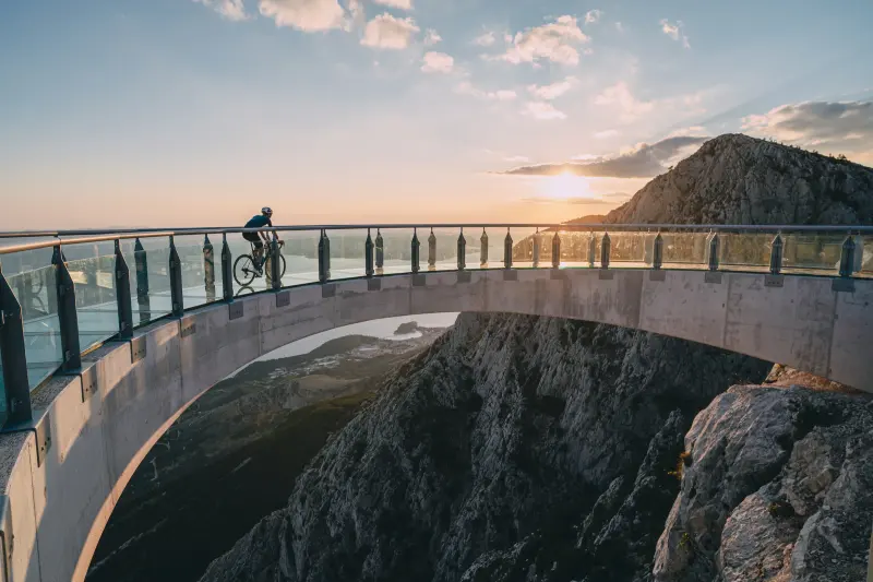 Makarska rivijera, Biokovo i Zabiokovlje